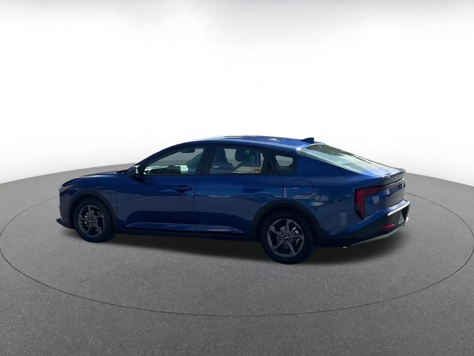 Used 2025 Kia K4 LXS image 10