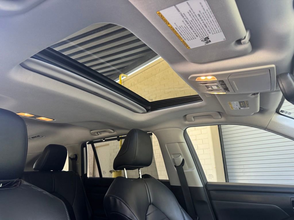 Used 2021 Toyota Highlander XLE image 13