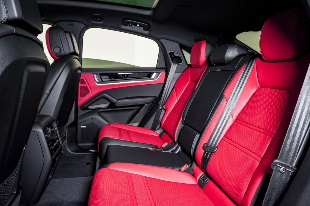 New 2026 Porsche Cayenne Coupe AWD/4WD image 17