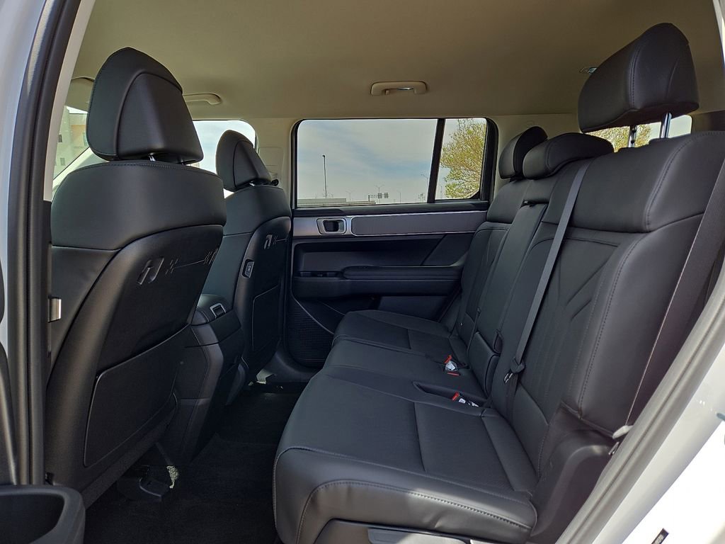 Used 2026 Hyundai Santa Fe SEL image 15