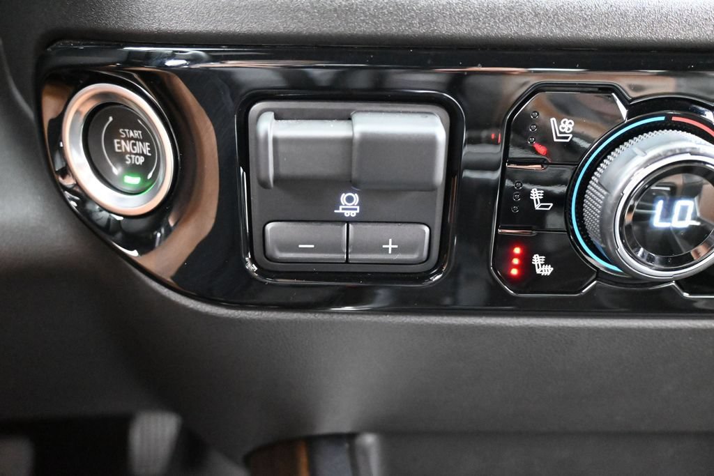 Used 2024 Chevrolet Silverado 1500 High Country w/ Technology Package RWD image 35