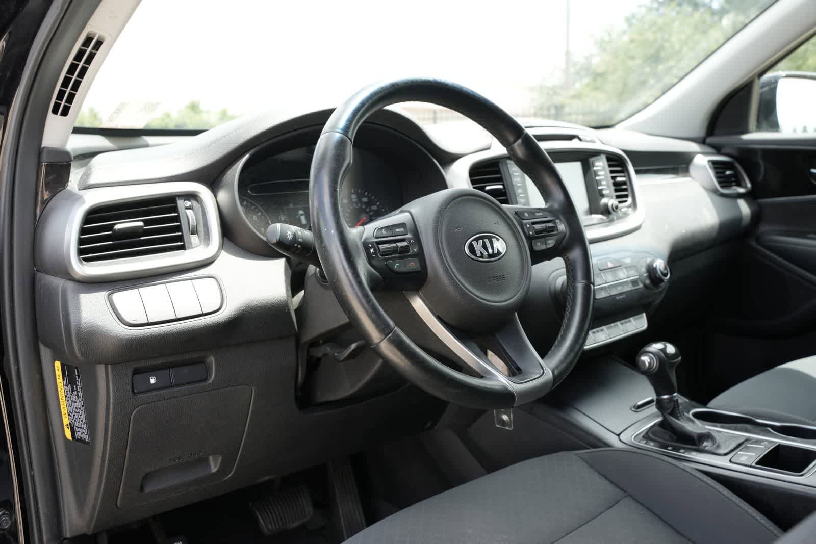 Used 2017 Kia Sorento FWD w/ LX Convenience Package image 11