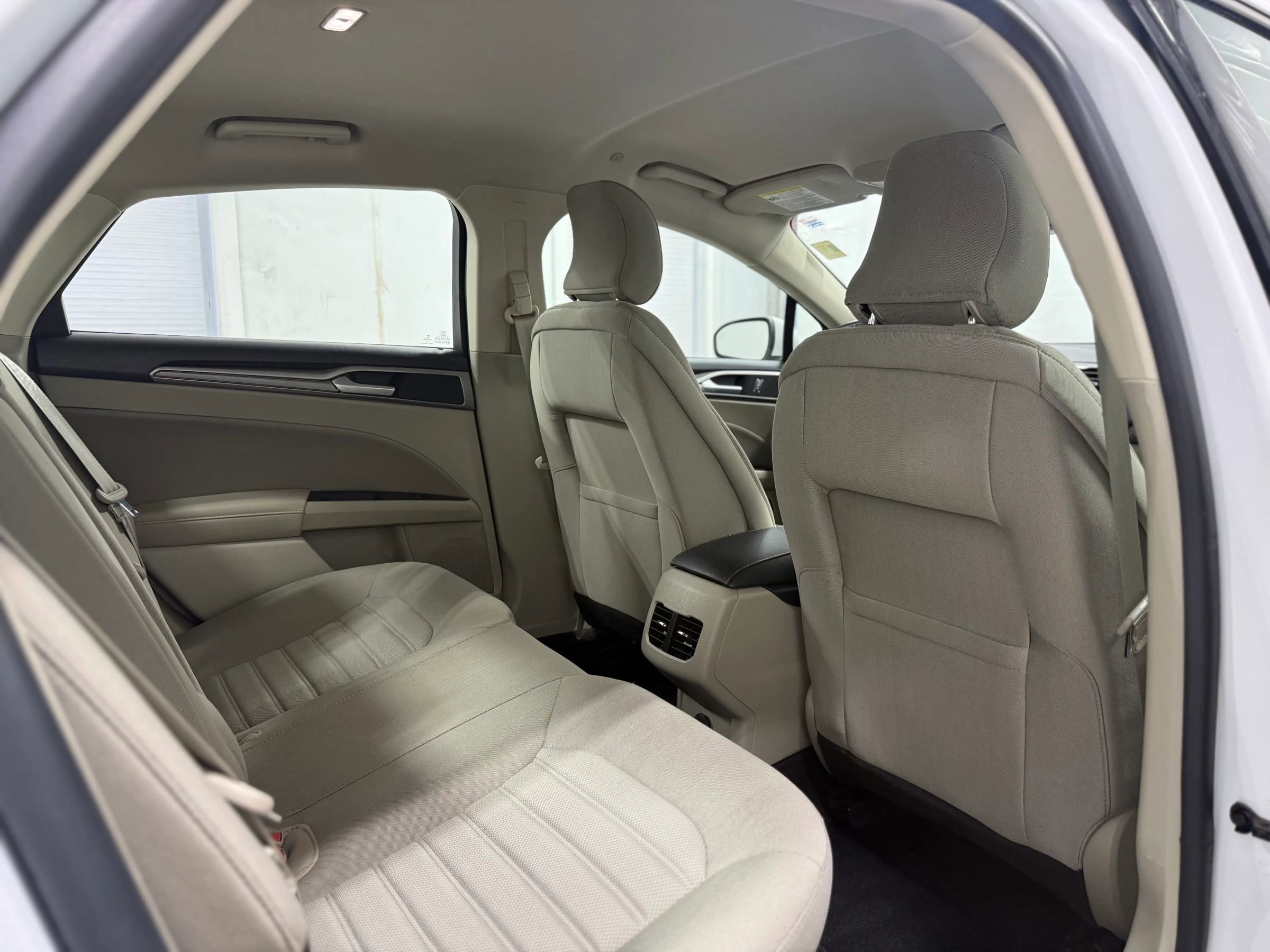 Used 2019 Ford Fusion SE image 29