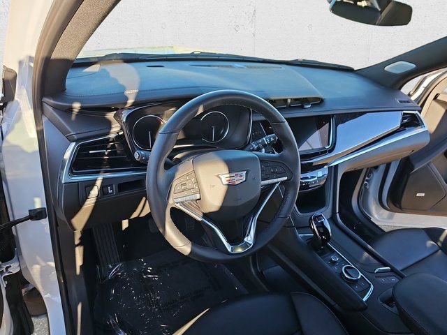 Used 2025 Cadillac XT6 Premium Luxury w/ LPO, Floor Liner Package image 18