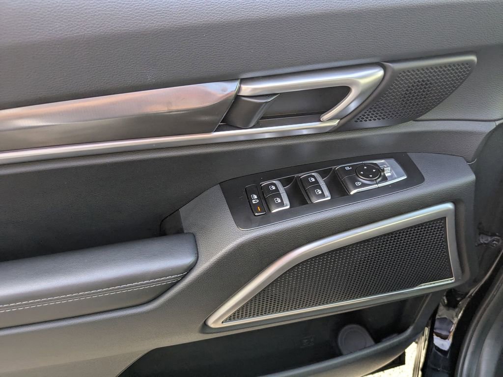Used 2025 Kia Telluride S image 14
