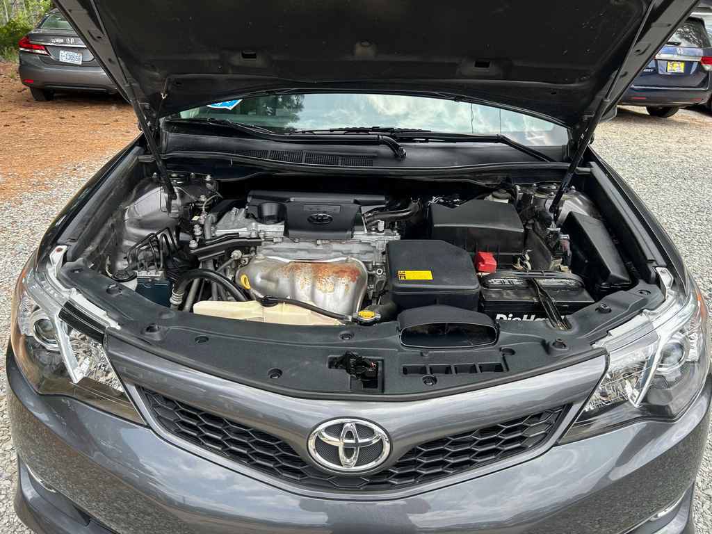 Used 2013 Toyota Camry SE FWD image 17