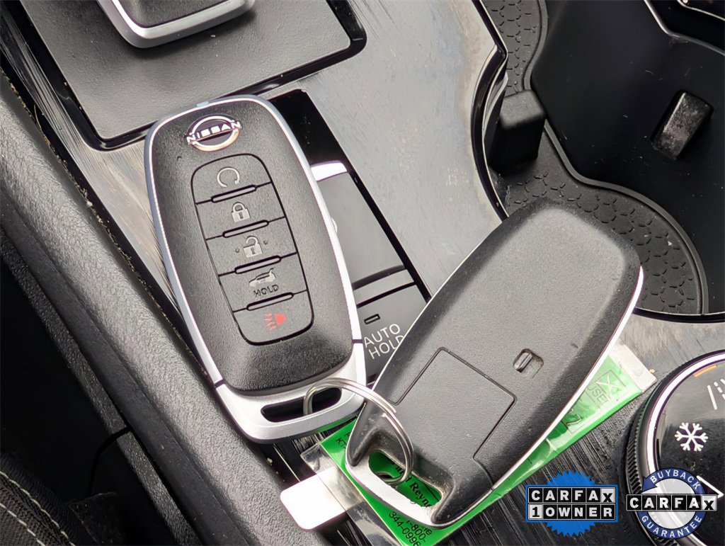 Used 2024 Nissan Rogue SV image 35