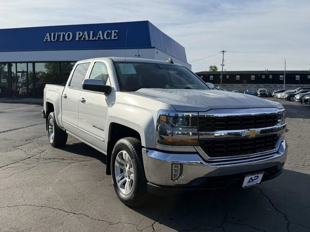 Used 2017 Chevrolet Silverado 1500 LT w/ All Star Edition AWD/4WD image 3