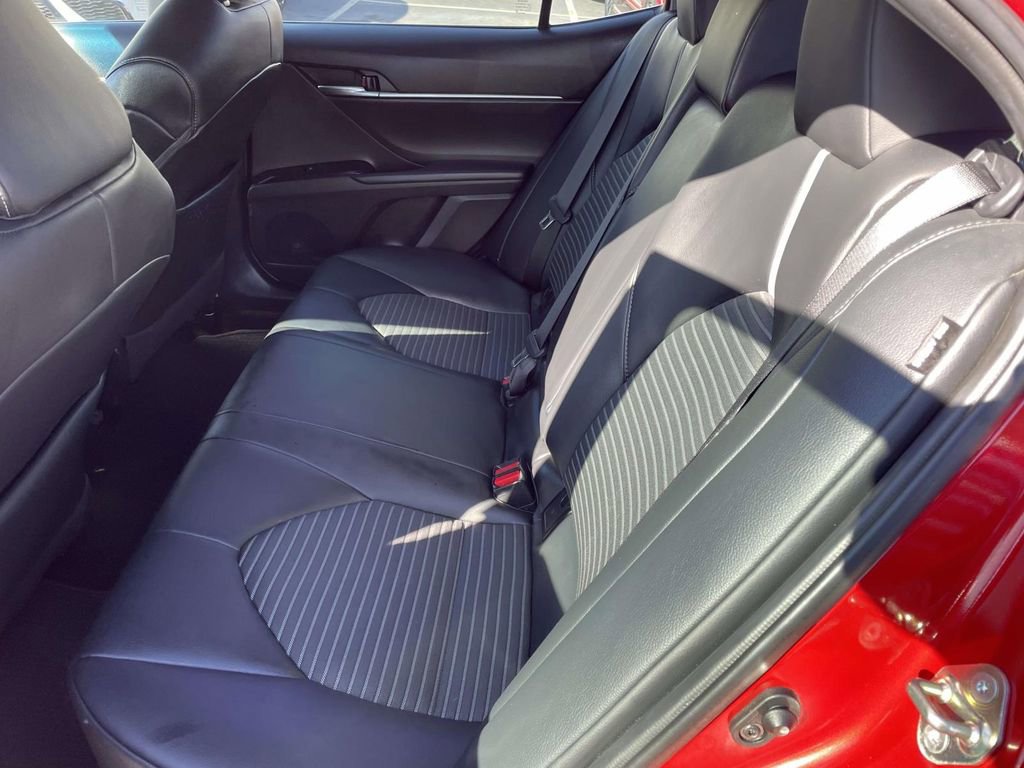 Used 2020 Toyota Camry SE image 21