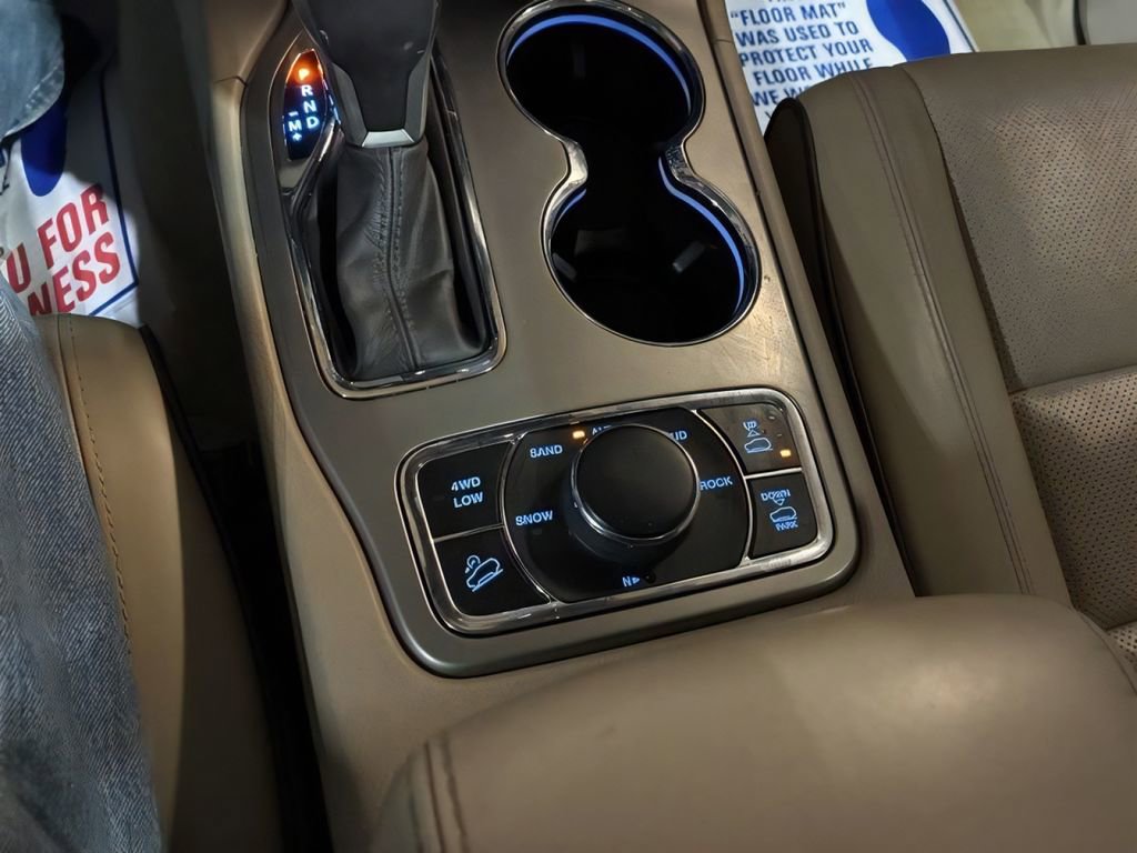 Used 2021 Jeep Grand Cherokee Overland image 32