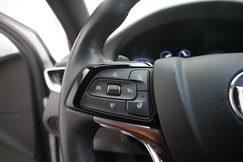 Used 2023 Buick Enclave Essence AWD/4WD image 19