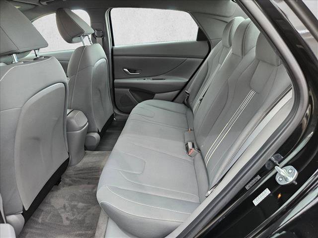 Certified 2023 Hyundai Elantra SEL w/ Convenience Package FWD image 16