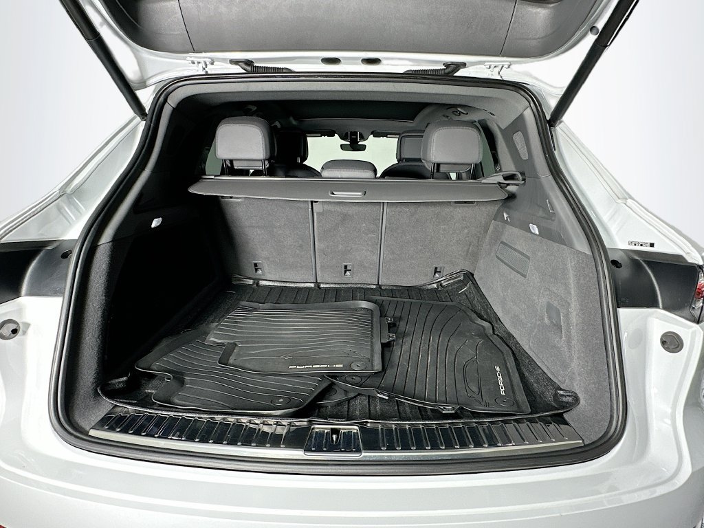 Certified 2022 Porsche Cayenne AWD/4WD image 28