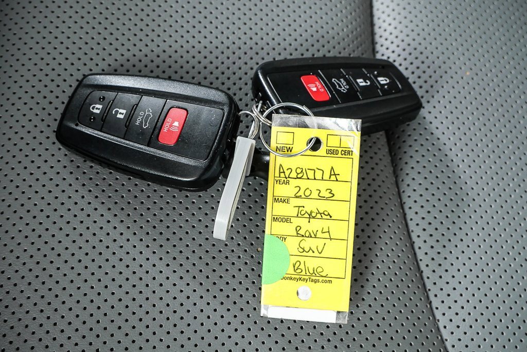 Used 2023 Toyota RAV4 Limited image 39