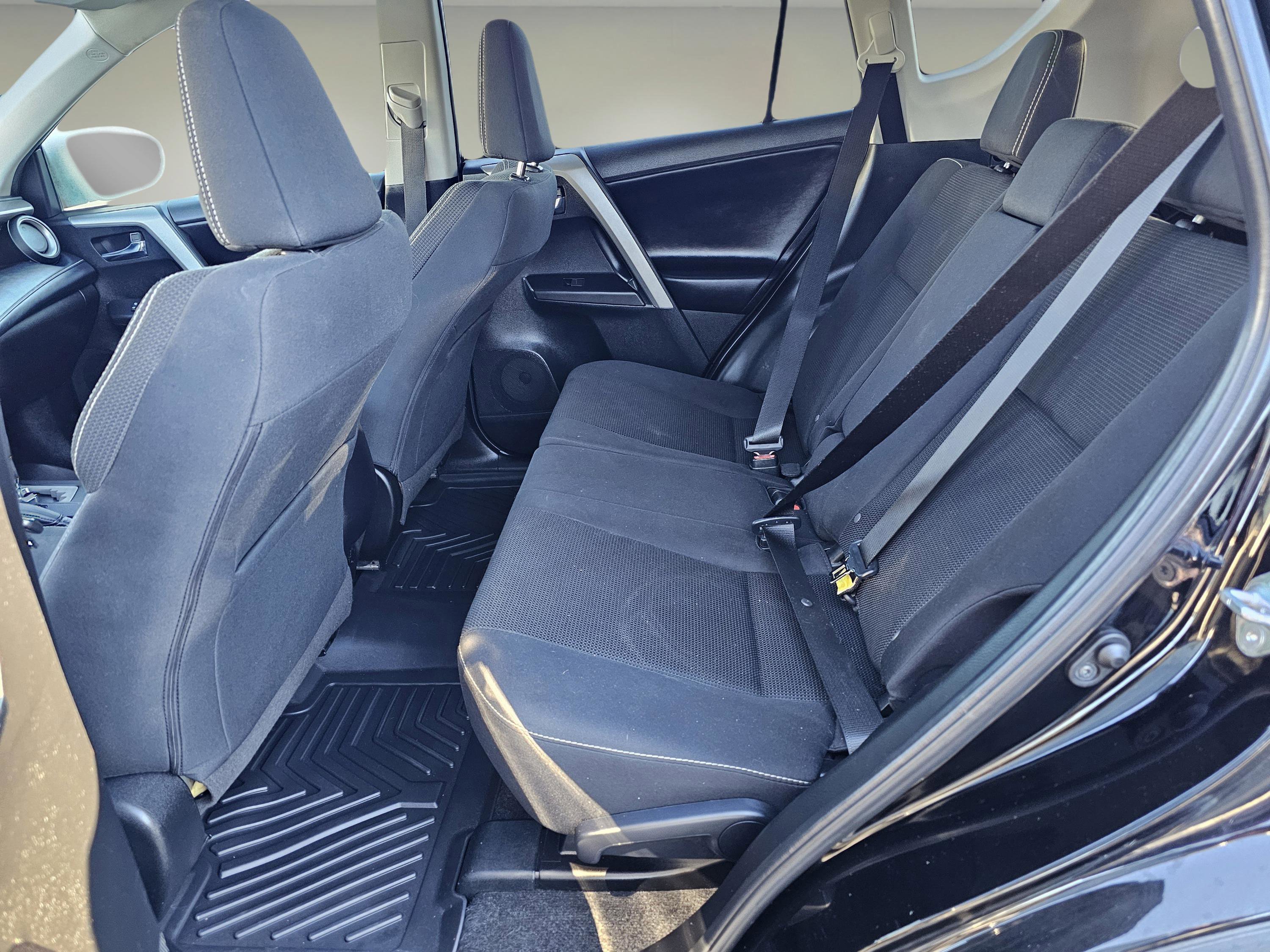 Used 2018 Toyota RAV4 XLE image 15