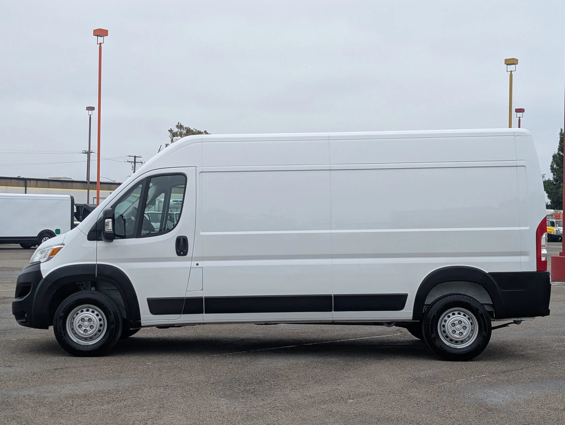 Used 2026 RAM ProMaster 2500 w/ Convenience Group FWD image 4