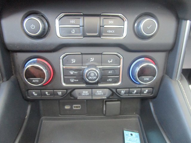 Used 2021 Chevrolet Tahoe Premier w/ Premium Package image 15