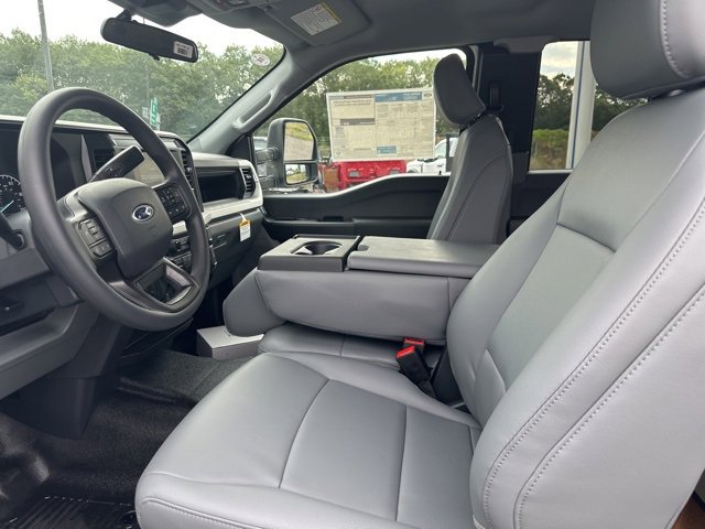 New 2026 Ford F550 4x4 Supercab Super Duty image 13