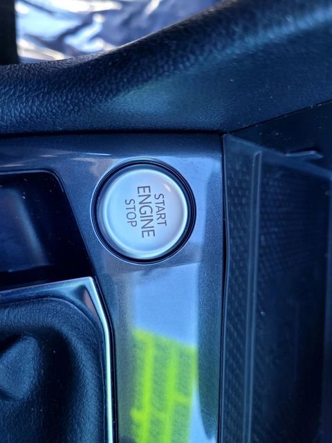 Used 2023 Volkswagen Tiguan SE image 18