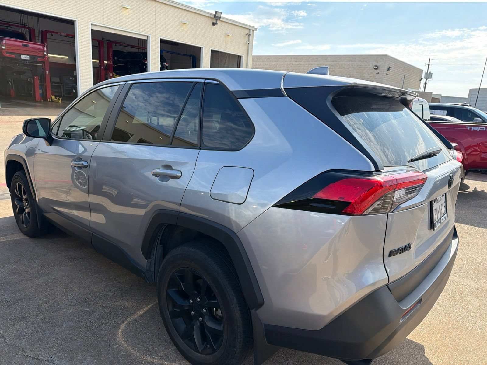 Used 2025 Toyota RAV4 LE FWD image 10