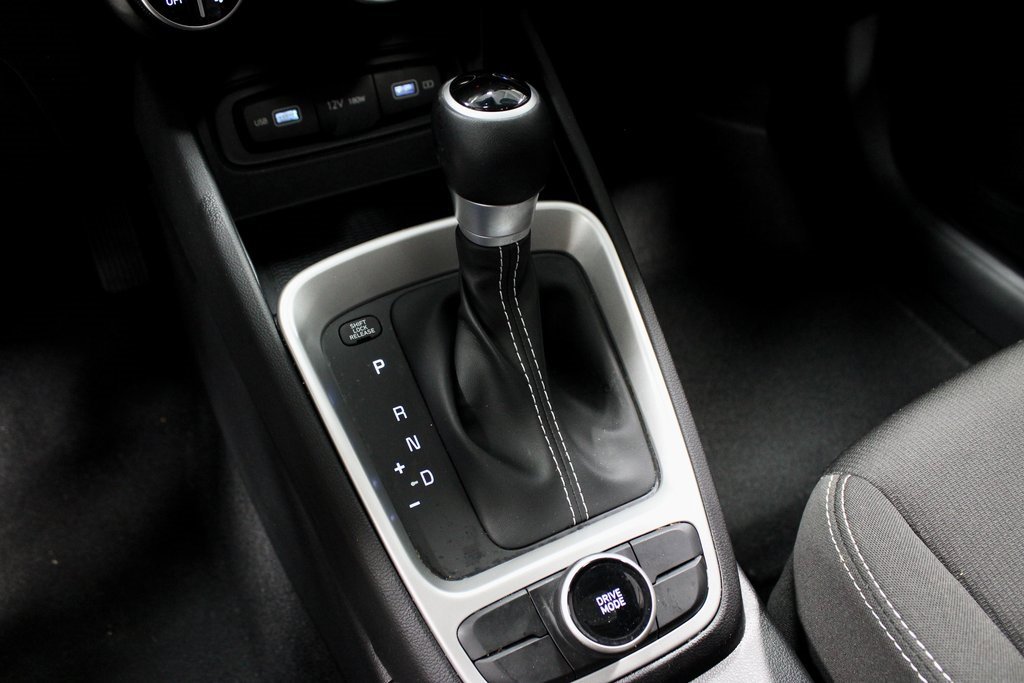 Used 2022 Hyundai Venue SEL image 35