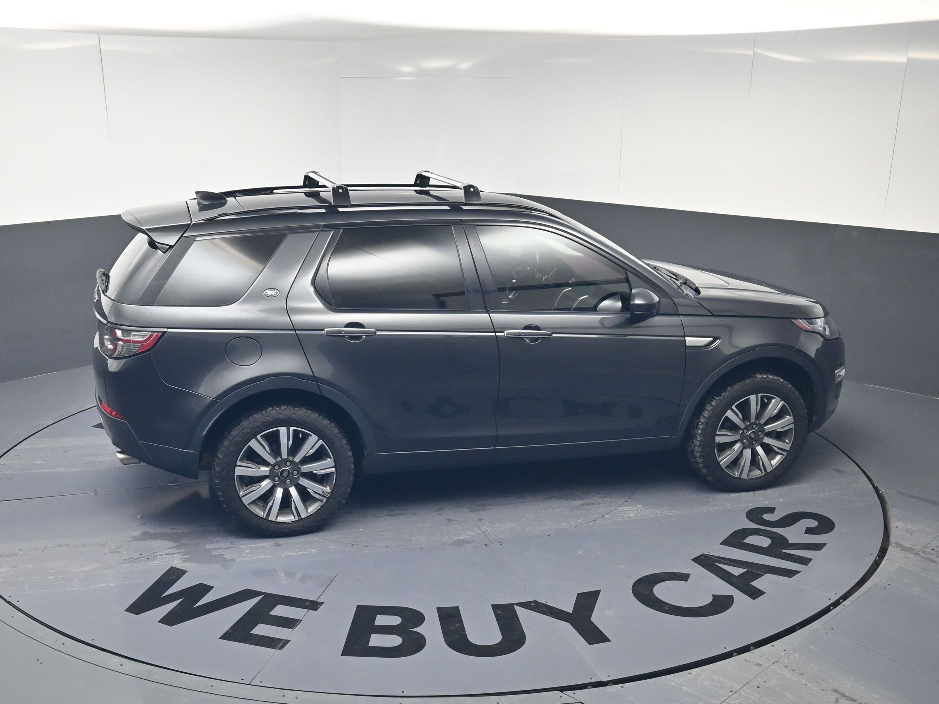 Used 2017 Land Rover Discovery Sport HSE Luxury image 16