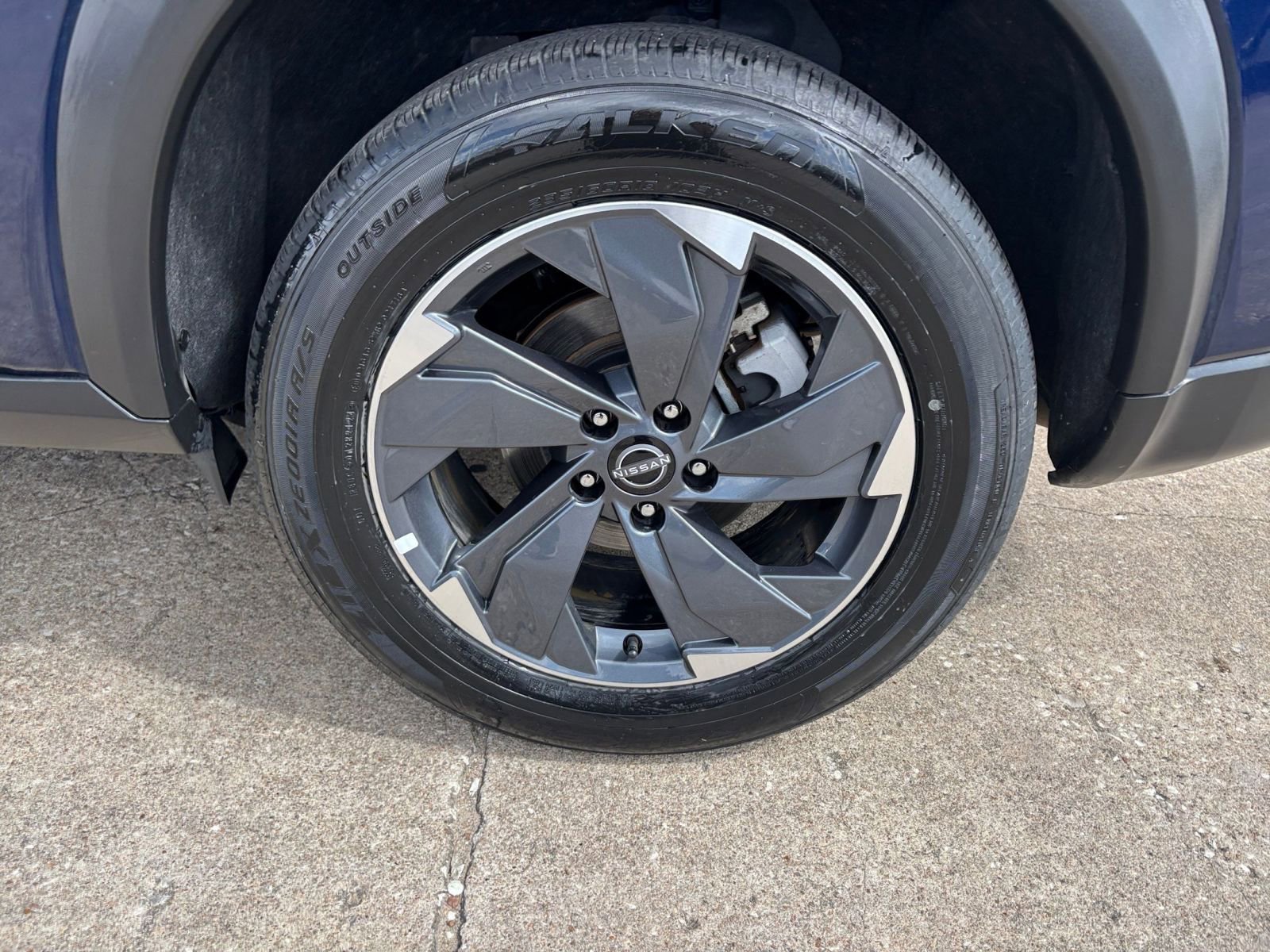 Used 2025 Nissan Rogue SV FWD image 32