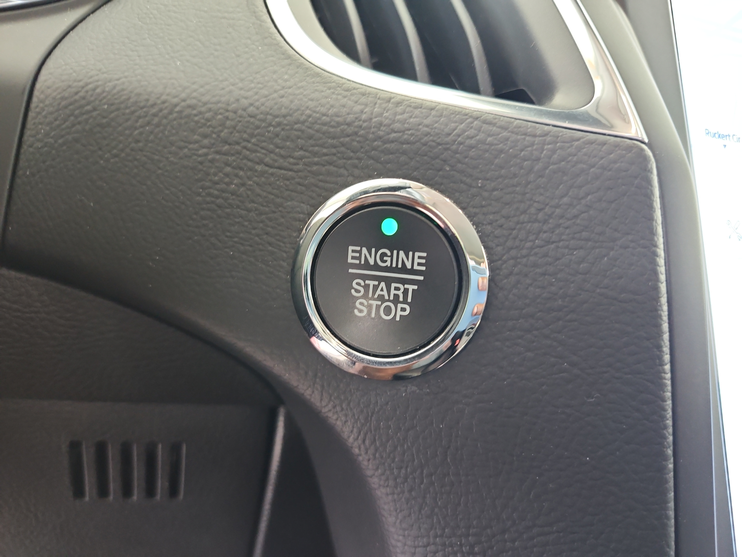 Used 2021 Ford Edge Titanium FWD image 26