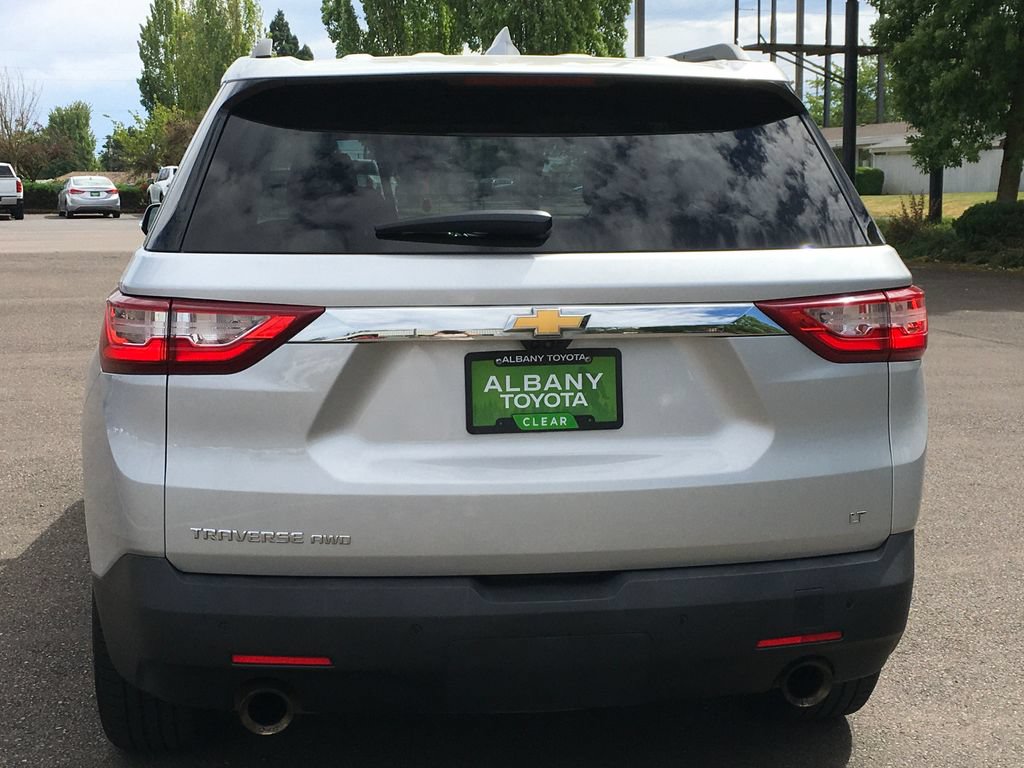 Used 2019 Chevrolet Traverse LT w/ LT Premium Package AWD/4WD image 5