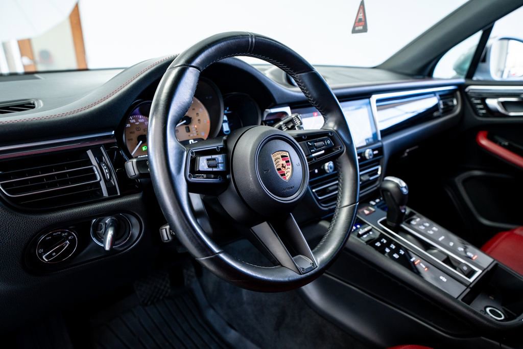 Used 2023 Porsche Macan S image 33