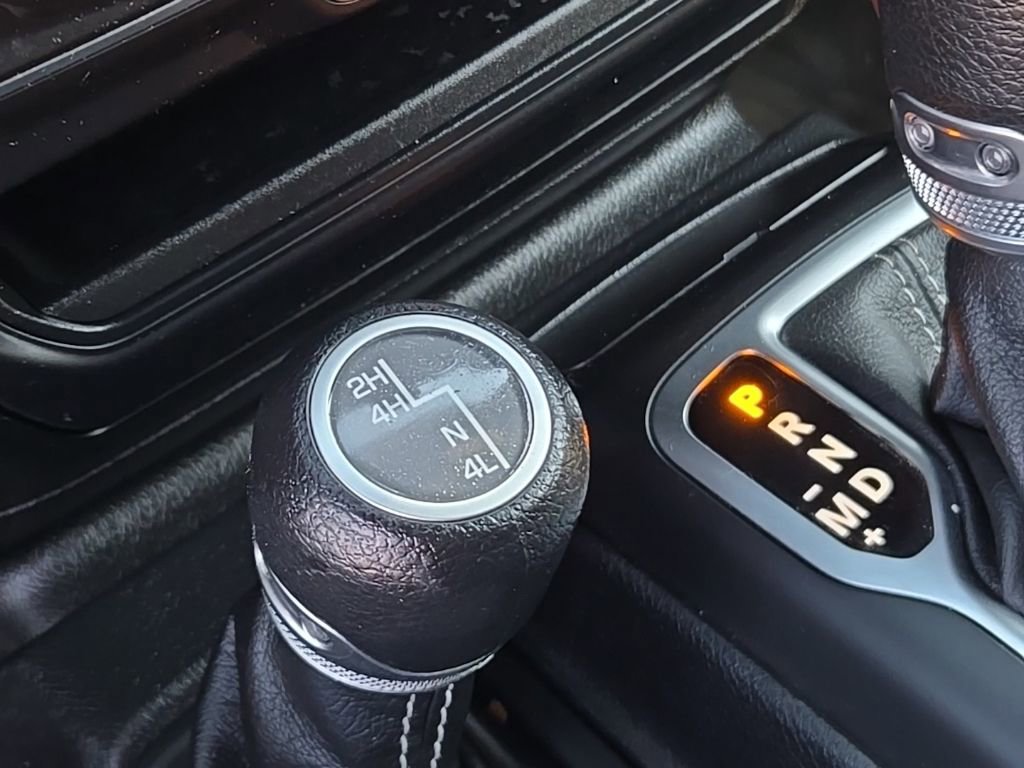 Used 2020 Jeep Wrangler Unlimited Sahara w/ Safety Group AWD/4WD image 20