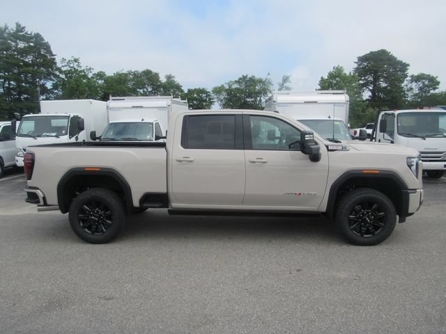 Used 2026 GMC Sierra 3500 AT4 w/ Technology Package AWD/4WD image 3