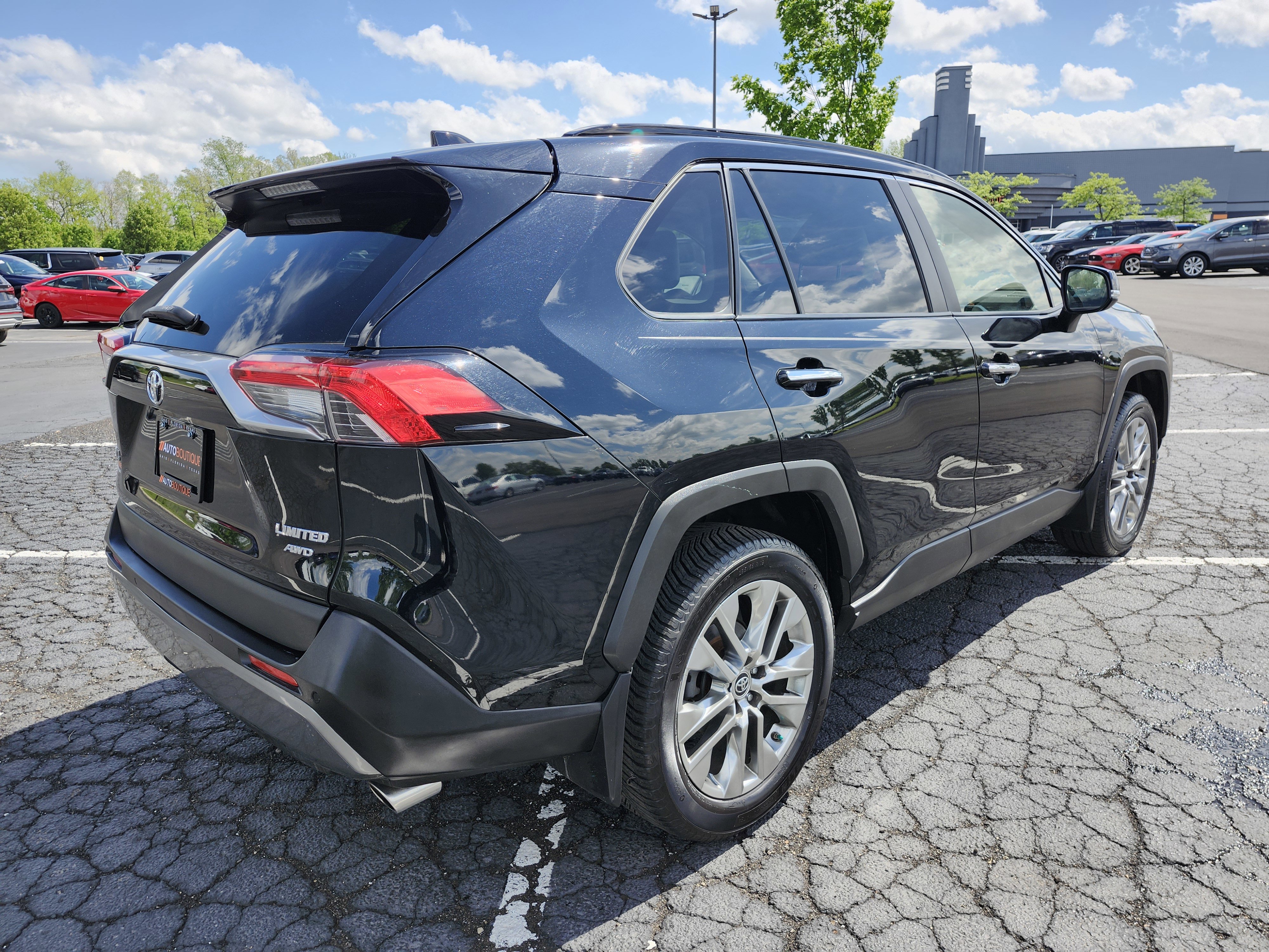 Used 2019 Toyota RAV4 Limited w/ Cold Weather Package AWD/4WD image 20