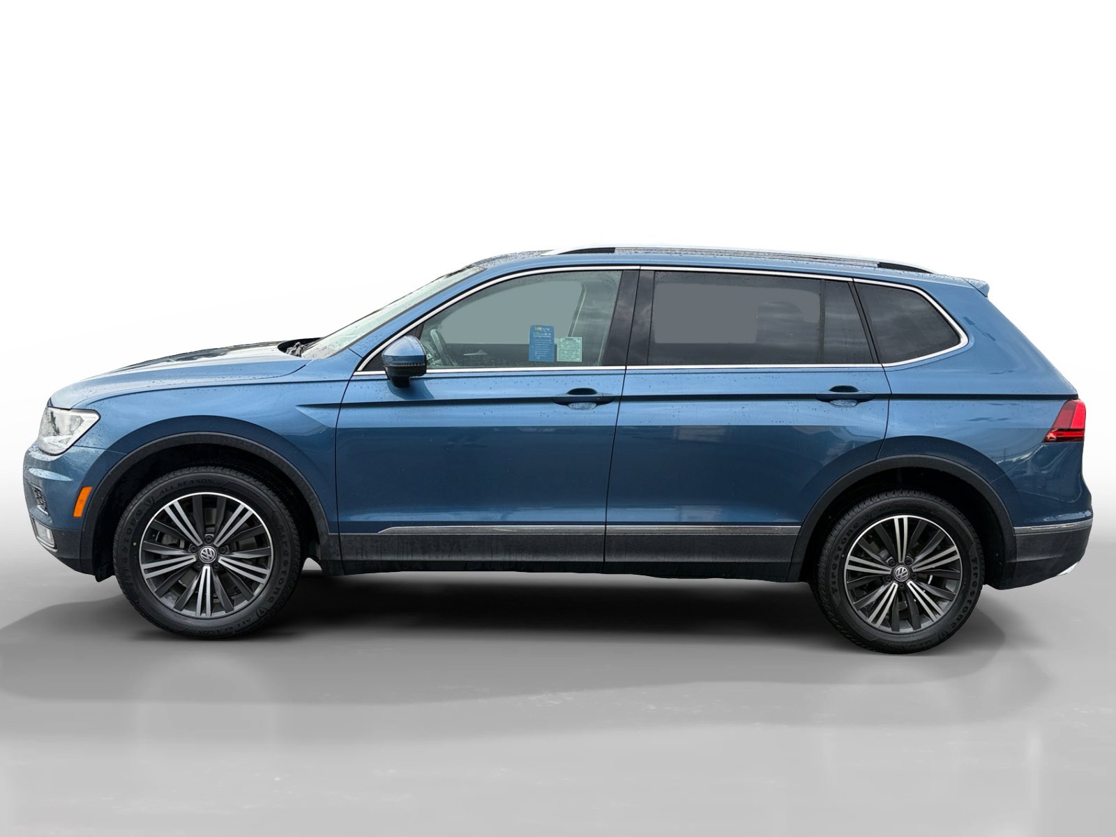 Used 2019 Volkswagen Tiguan SEL image 2