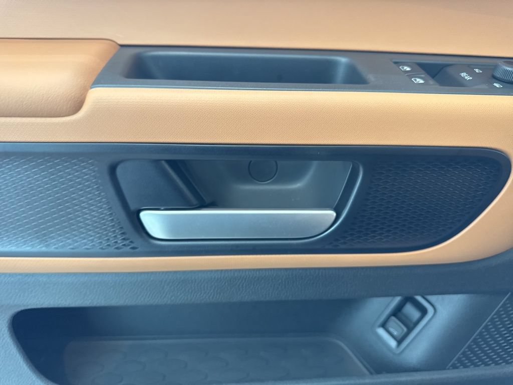 New 2025 Volkswagen ID. Buzz Pro S Plus AWD/4WD image 21
