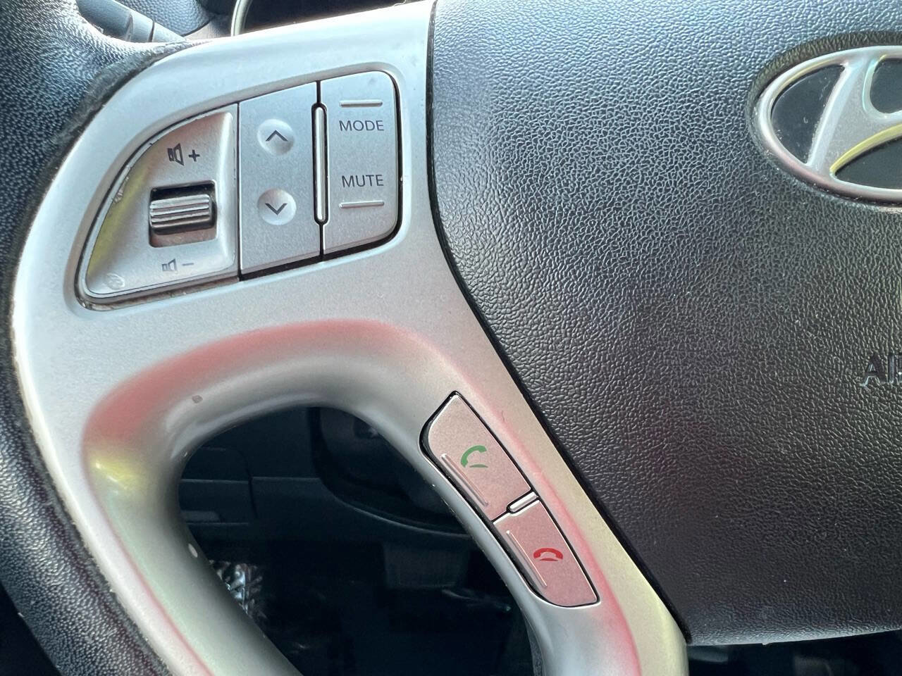 Used 2013 Hyundai Tucson GLS image 15