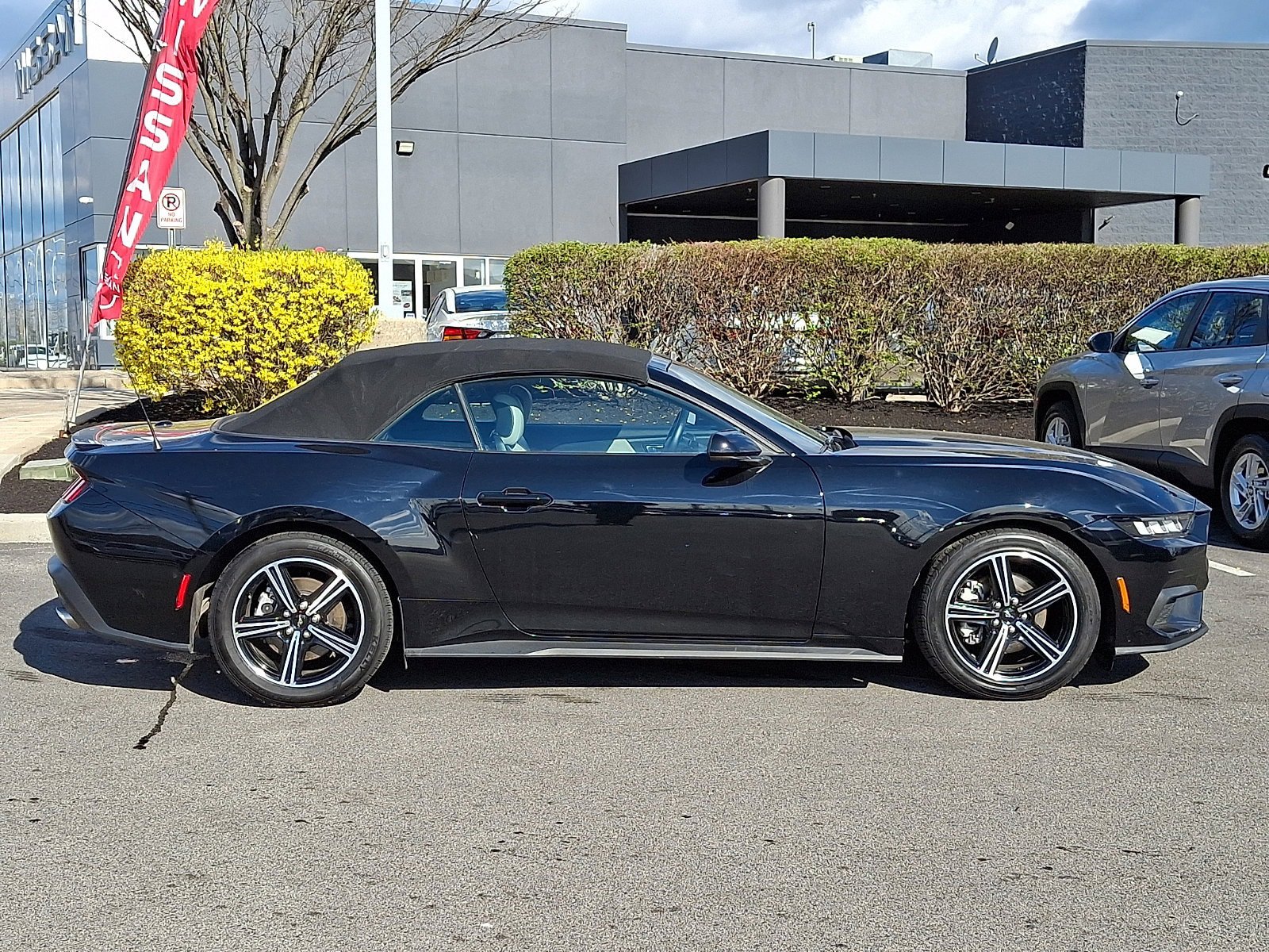 Used 2024 Ford Mustang Premium RWD image 30
