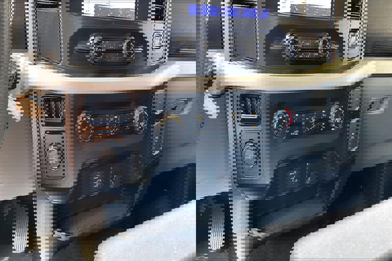 Used 2023 Ford F150 XLT image 31