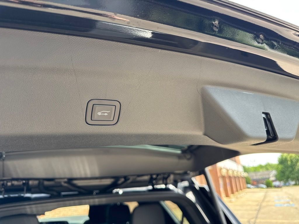 New 2026 Chevrolet Tahoe High Country AWD/4WD image 10
