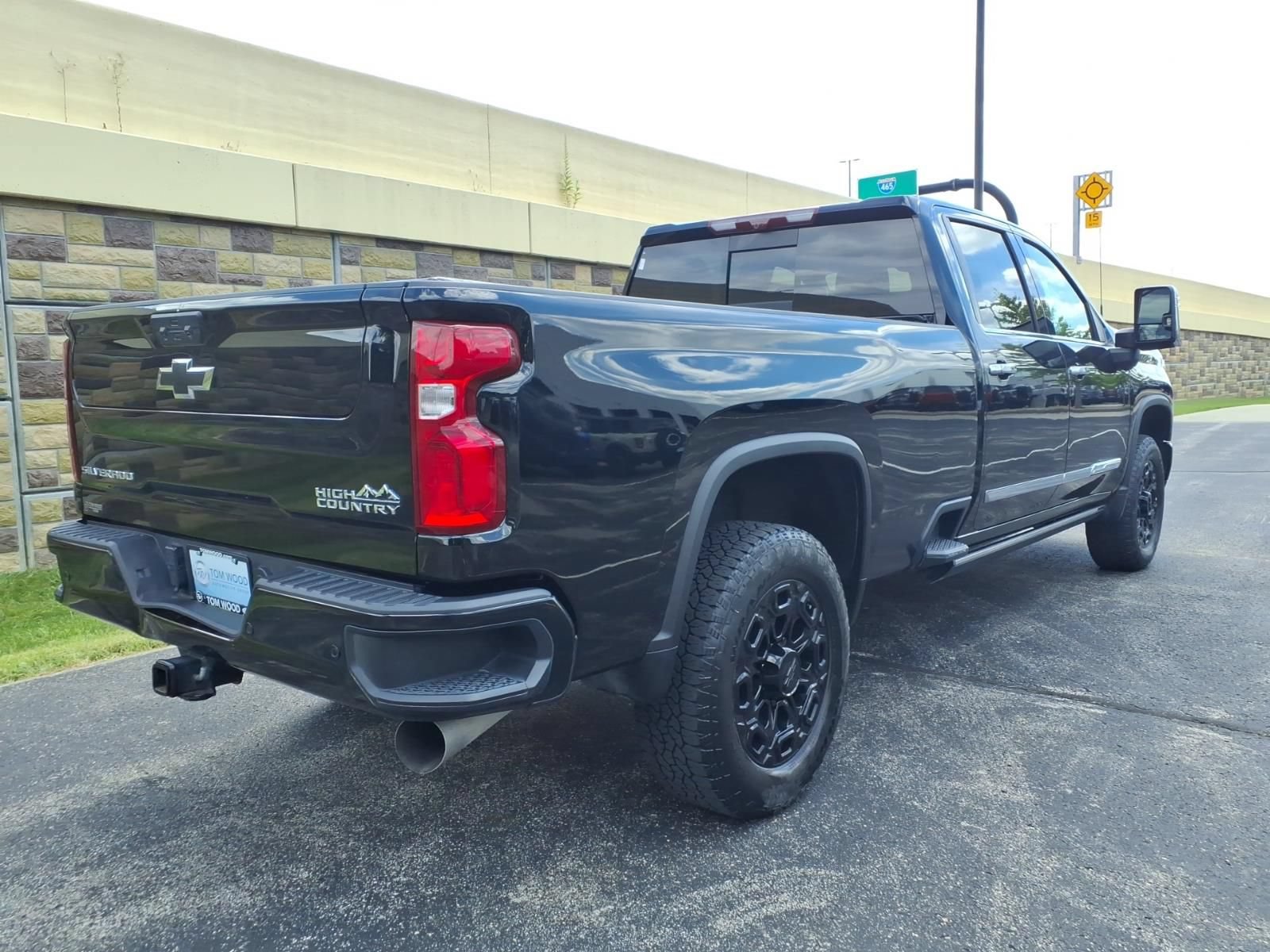 Used 2024 Chevrolet Silverado 3500 High Country w/ High Country Premium Package AWD/4WD image 10