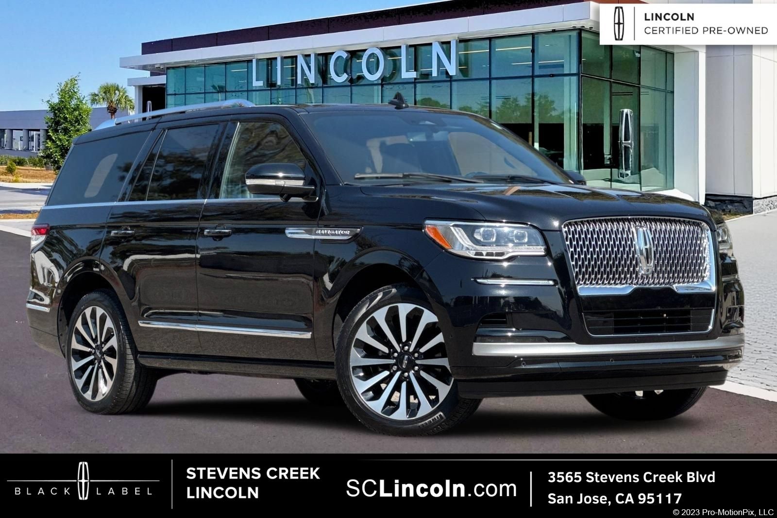 Certified 2023 Lincoln Navigator Reserve AWD/4WD image 1