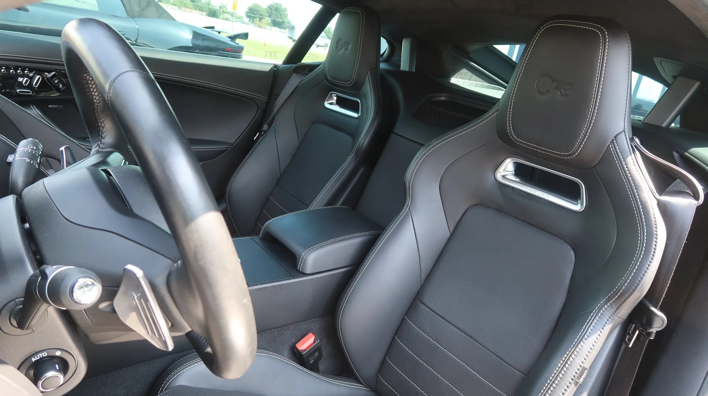 Used 2020 Jaguar F-TYPE R AWD/4WD image 17