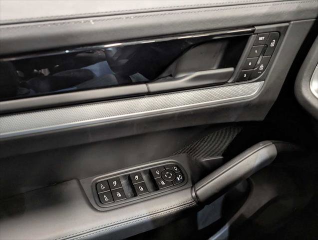 Used 2024 Porsche Cayenne Coupe image 33
