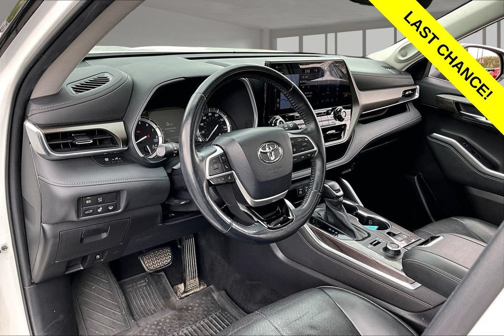 Used 2022 Toyota Highlander Limited AWD/4WD image 14