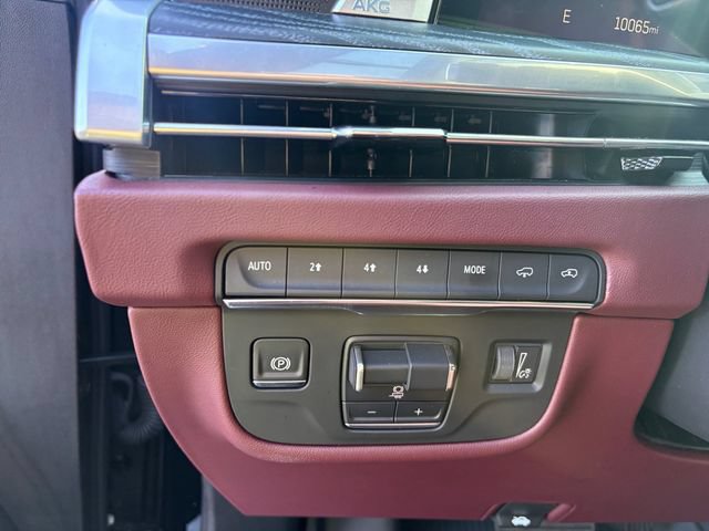Certified 2025 Cadillac Escalade Sport w/ Touring Package AWD/4WD image 22