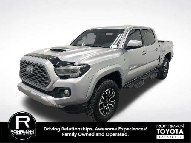 Used 2020 Toyota Tacoma TRD Sport w/ TRD Premium Sport Package AWD/4WD image 2