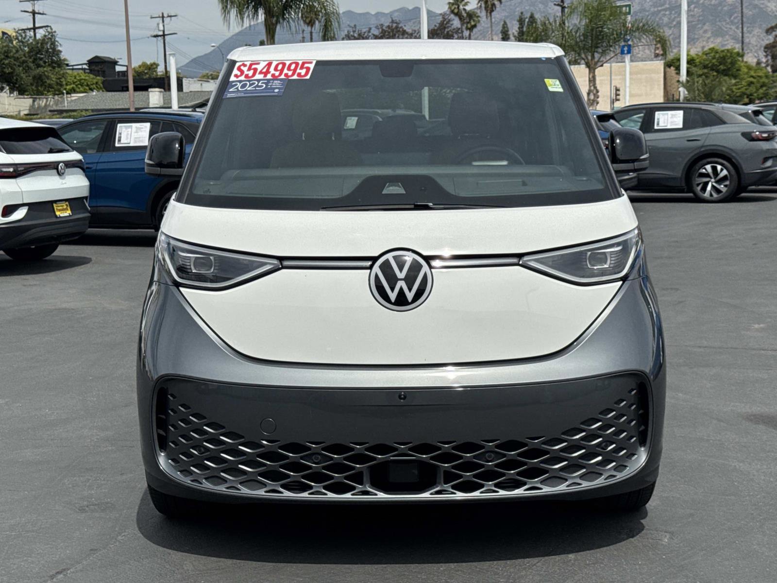 Certified 2025 Volkswagen ID. Buzz Pro S Plus RWD image 2