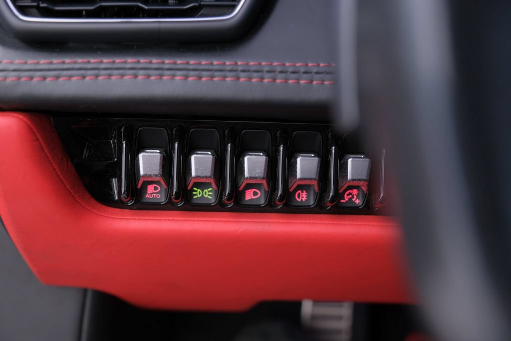 Used 2021 Lamborghini Huracan EVO RWD image 43