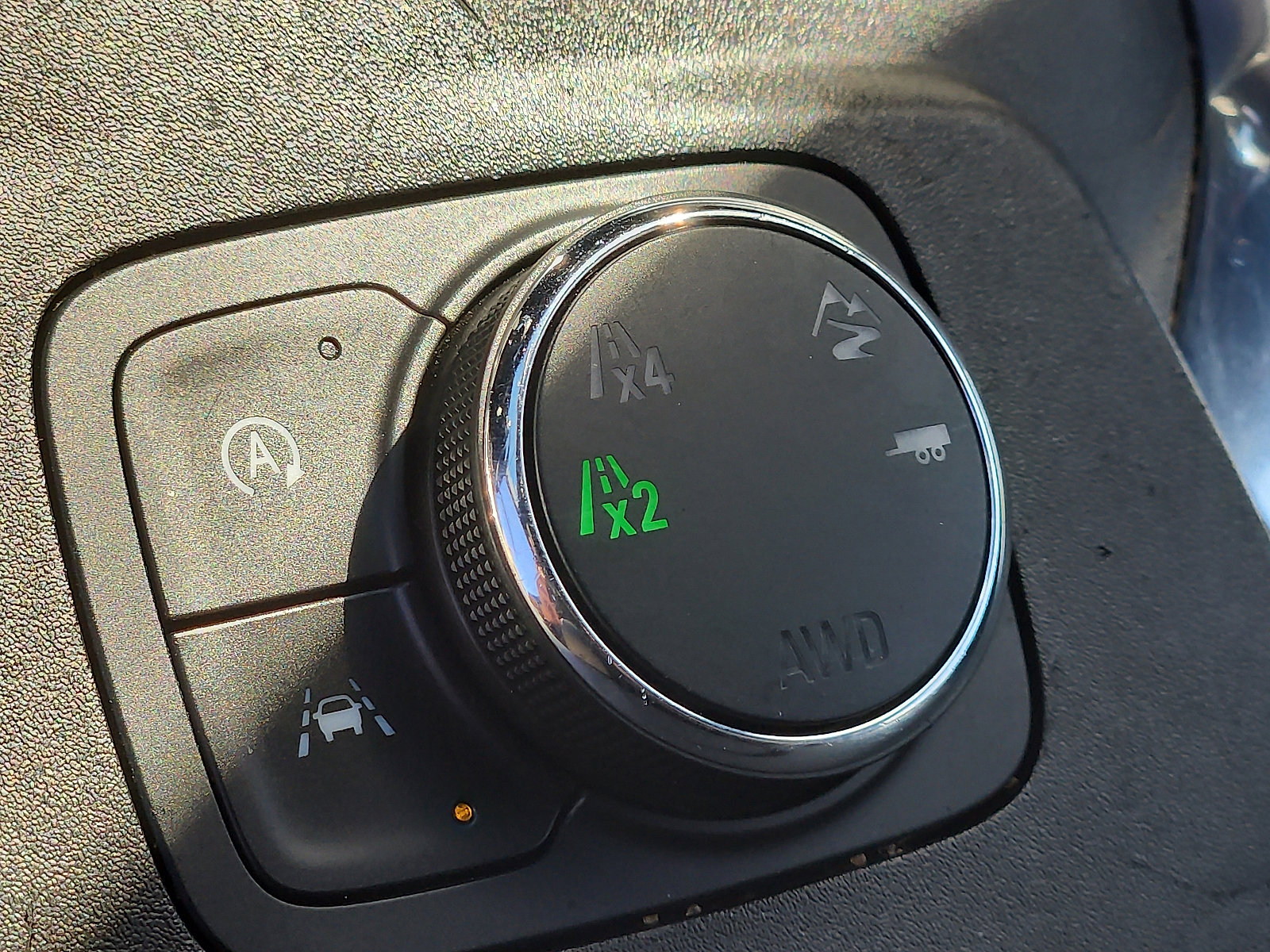 Used 2022 Chevrolet Traverse LT image 24