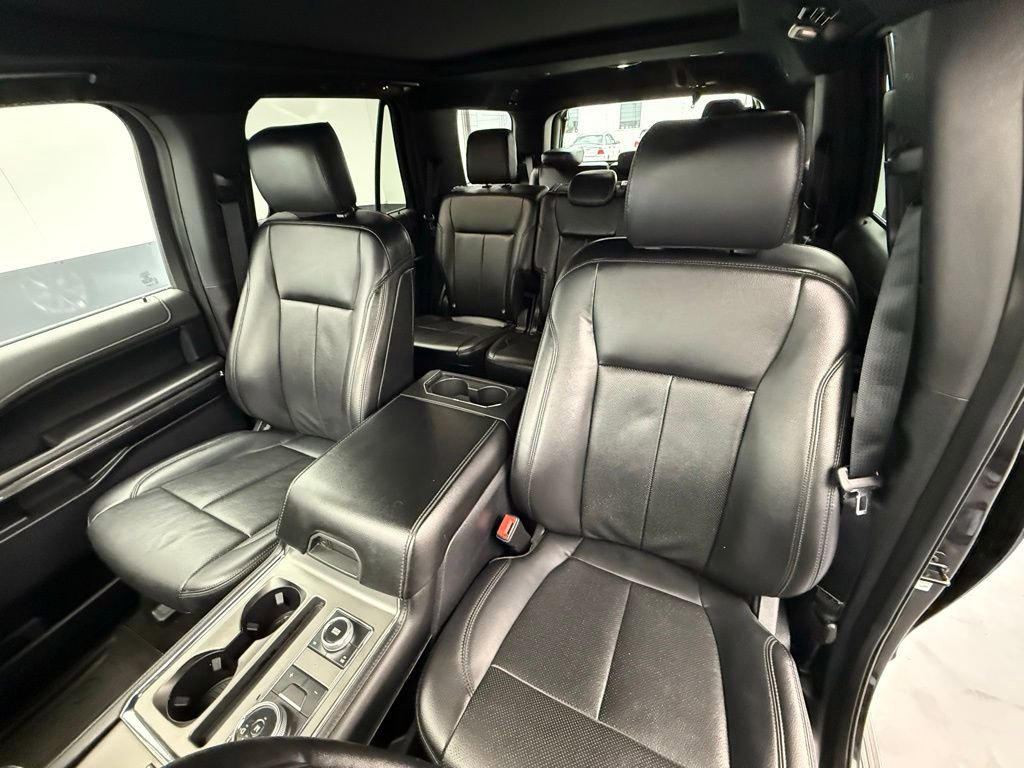 Used 2020 Ford Expedition XLT w/ Equipment Group 202A AWD/4WD image 42